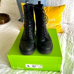 Combat boots